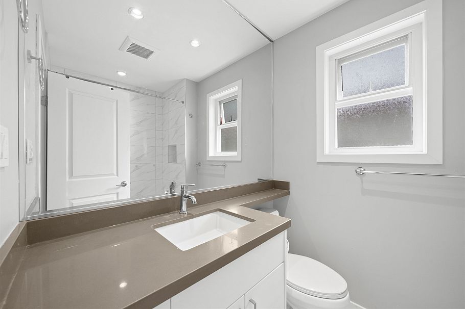 3160 E 6th Avenue Vancouver, BC - 20