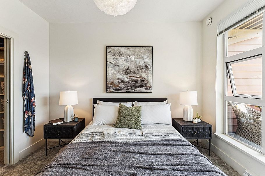 215 3602 Aldercrest Drive North Vancouver, BC - 21