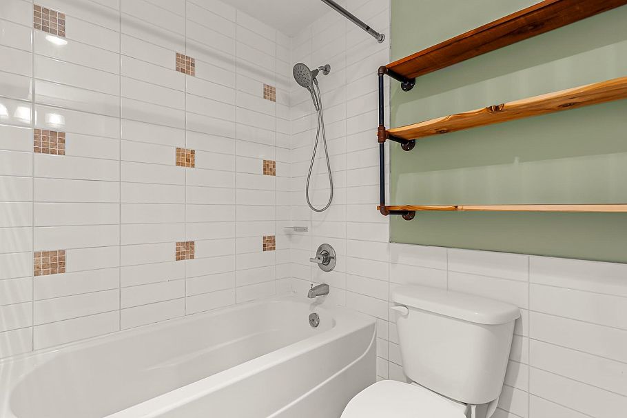 351 1432 Kingsway Vancouver, BC - 14