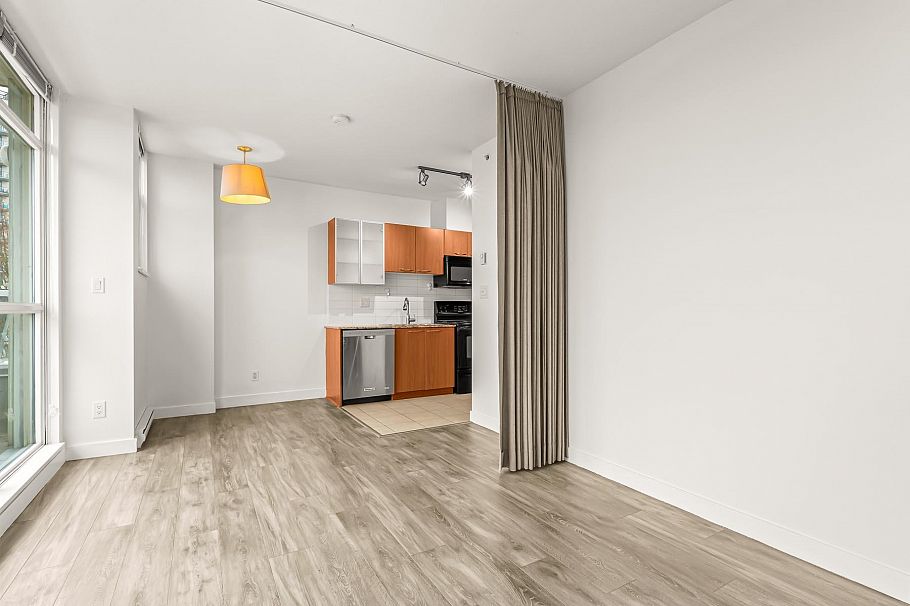 351 1432 Kingsway Vancouver, BC - 7