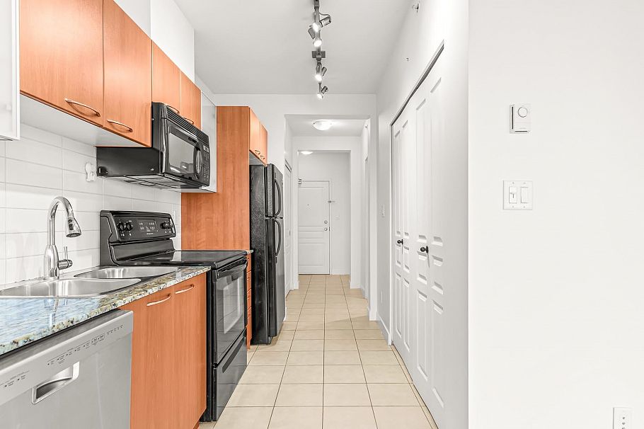 351 1432 Kingsway Vancouver, BC - 3