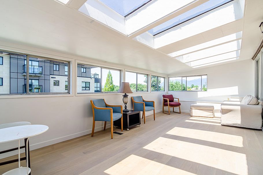 2070 W 14th Avenue Vancouver, BC - 15