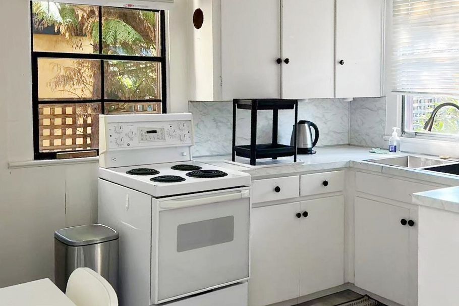 2070 W 14th Avenue Vancouver, BC - 19