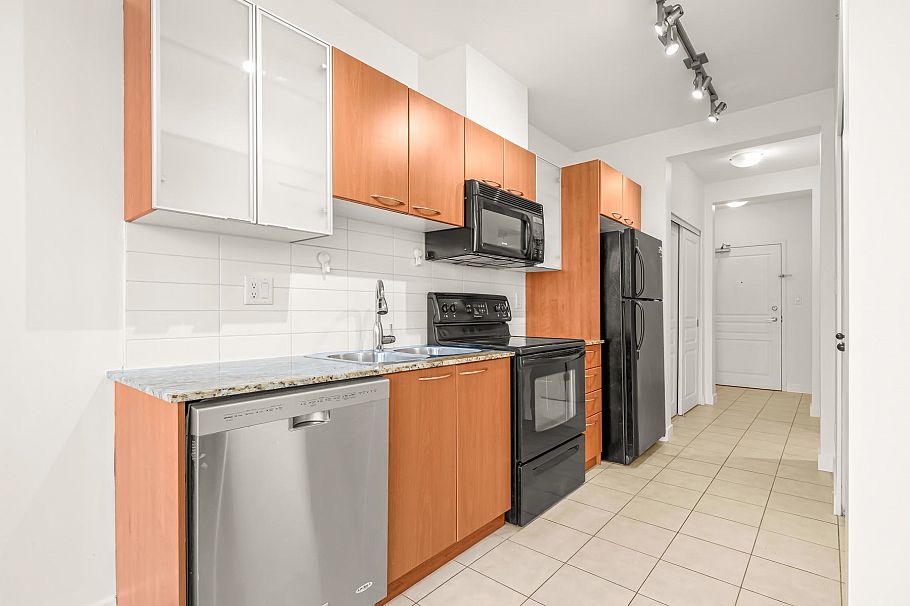 351 1432 Kingsway Vancouver, BC - 2