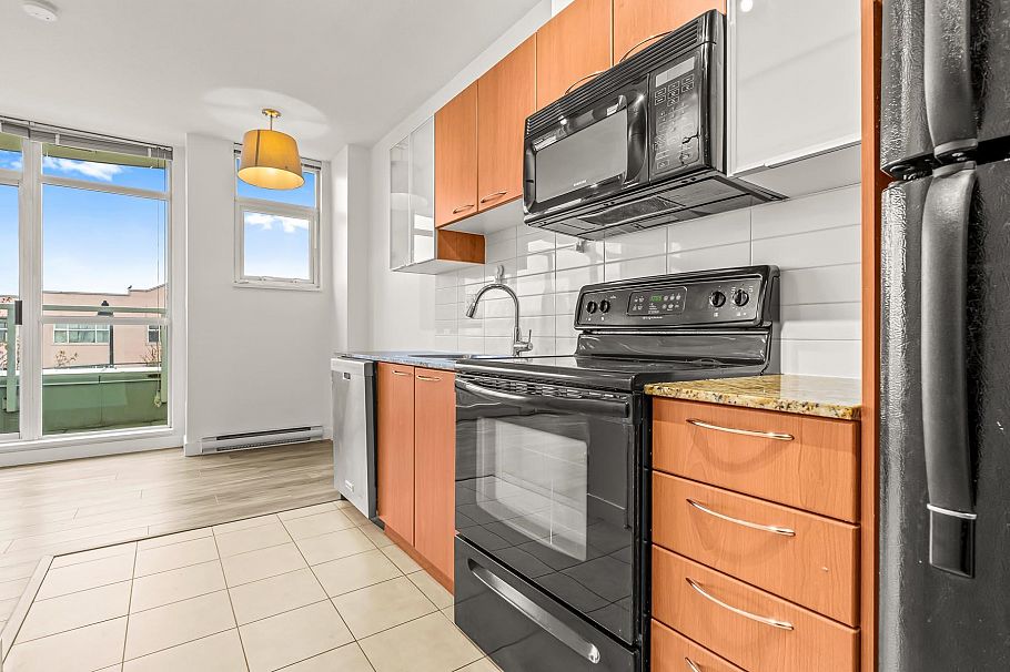 351 1432 Kingsway Vancouver, BC - 5