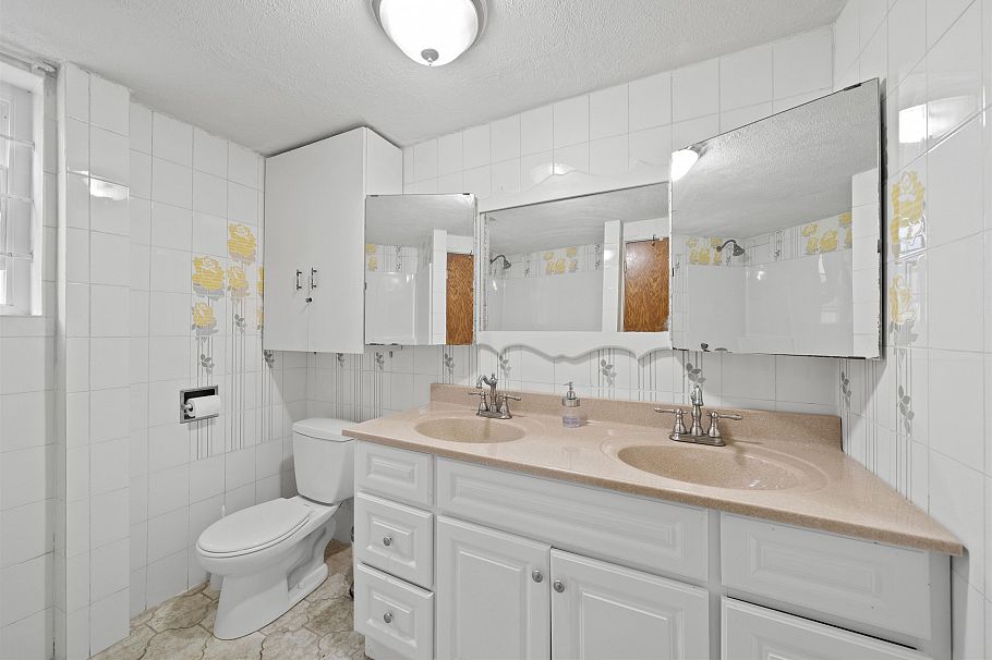 3160 E 6th Avenue Vancouver, BC - 30