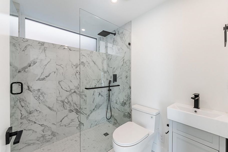 3941 W 24th Avenue Vancouver, BC - 32