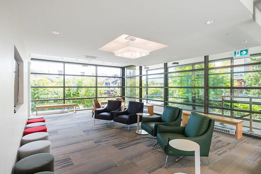 215 3602 Aldercrest Drive North Vancouver, BC - 29