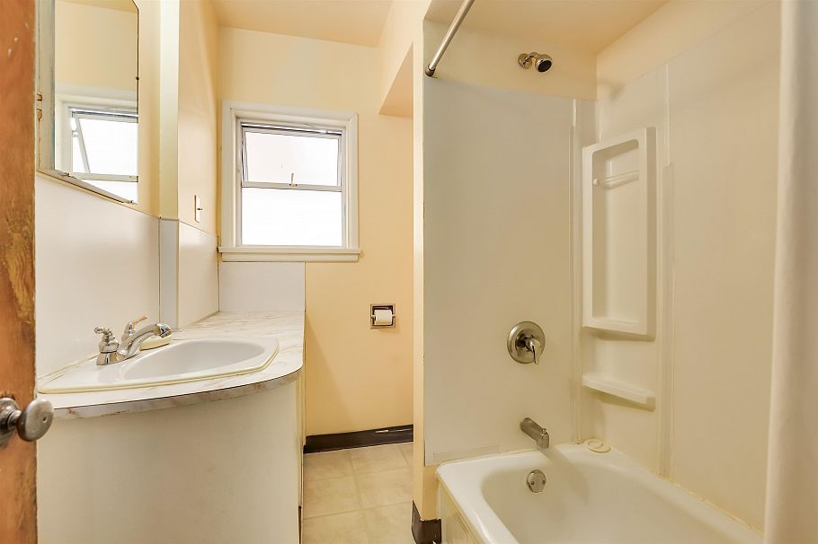 7475 Knight Street Vancouver, BC - 12