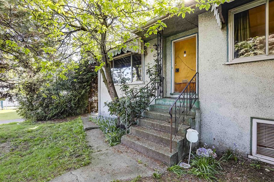 7475 Knight Street Vancouver, BC - 2