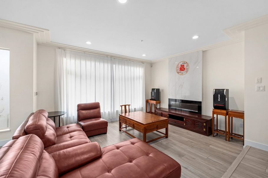 6823 Killarney Street Vancouver, BC - 2