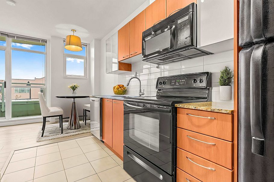 351 1432 Kingsway Vancouver, BC - 4