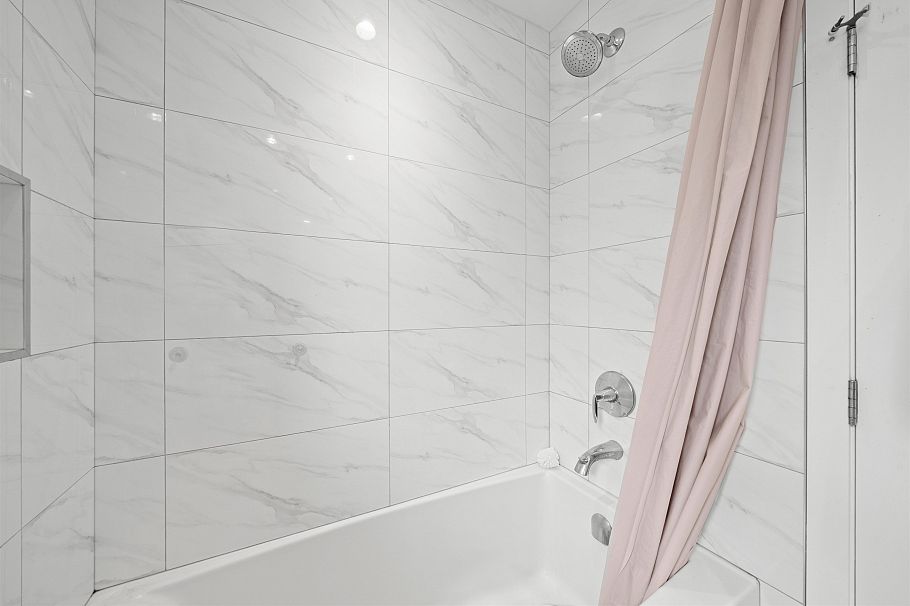 3160 E 6th Avenue Vancouver, BC - 21