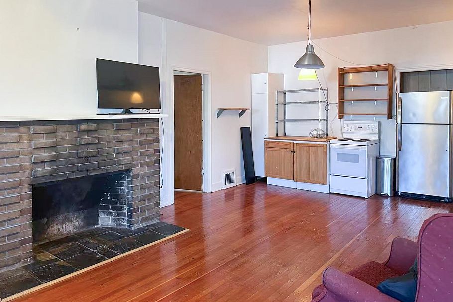 2070 W 14th Avenue Vancouver, BC - 12