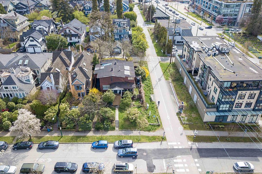 2070 W 14th Avenue Vancouver, BC - 6