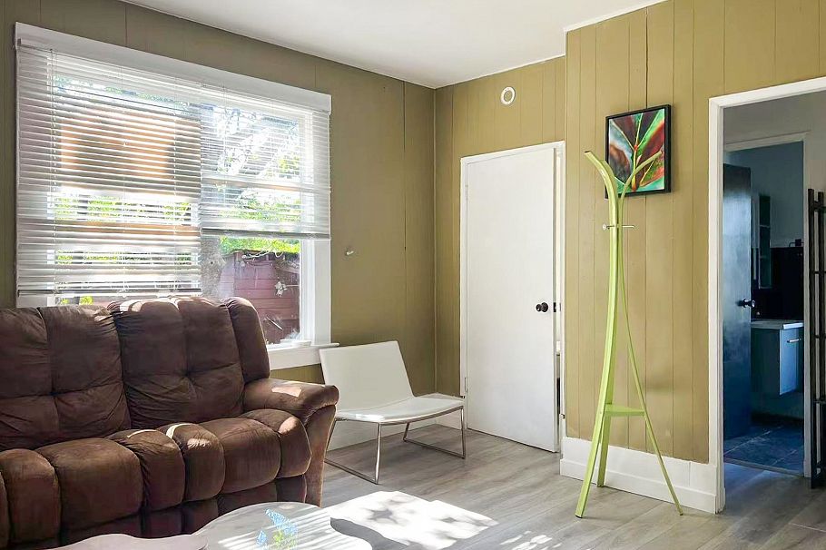 2070 W 14th Avenue Vancouver, BC - 18