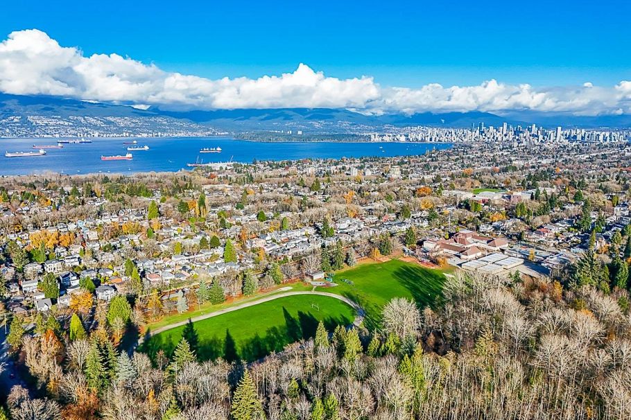 3941 W 24th Avenue Vancouver, BC - 38