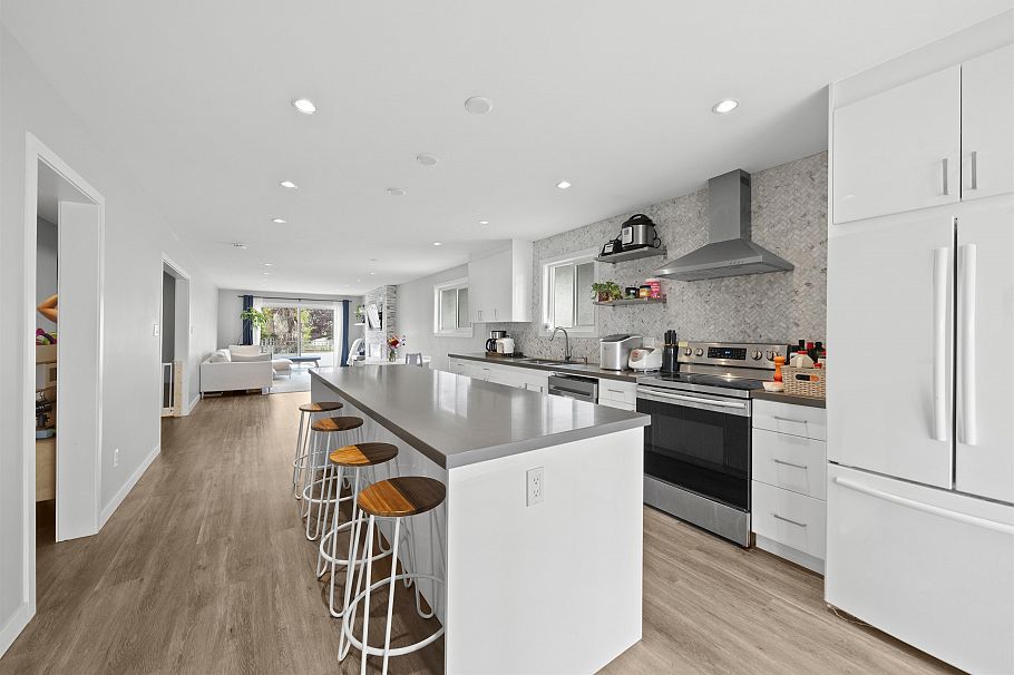 3160 E 6th Avenue Vancouver, BC - 12