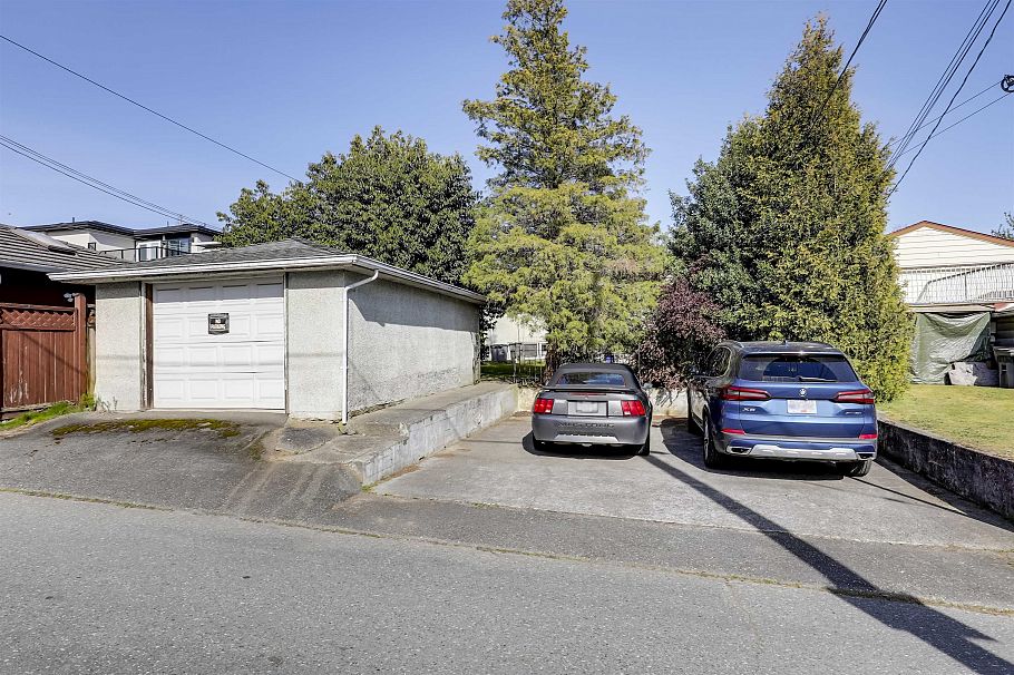 7475 Knight Street Vancouver, BC - 24