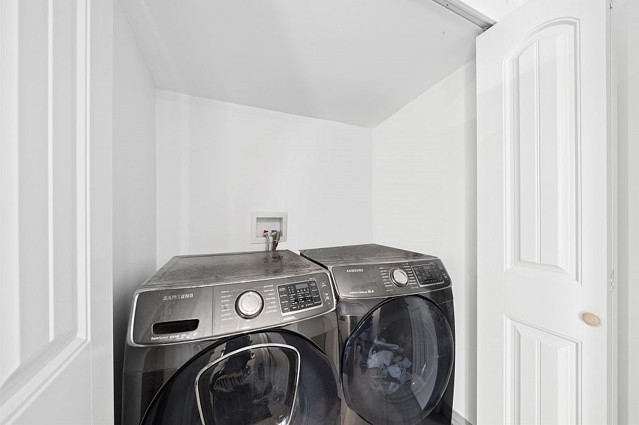 3160 E 6th Avenue Vancouver, BC - 32