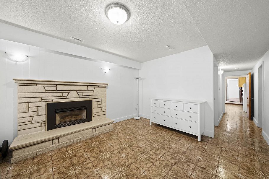 3160 E 6th Avenue Vancouver, BC - 23