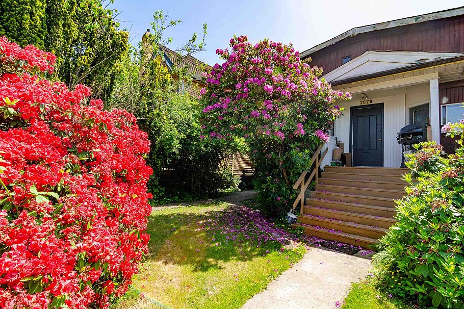 2070 W 14th Avenue Vancouver, BC - 2