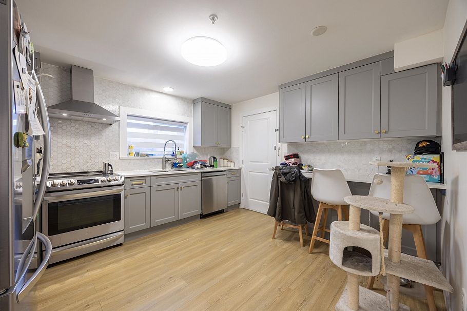 4198 St. George Street Vancouver, BC - 17