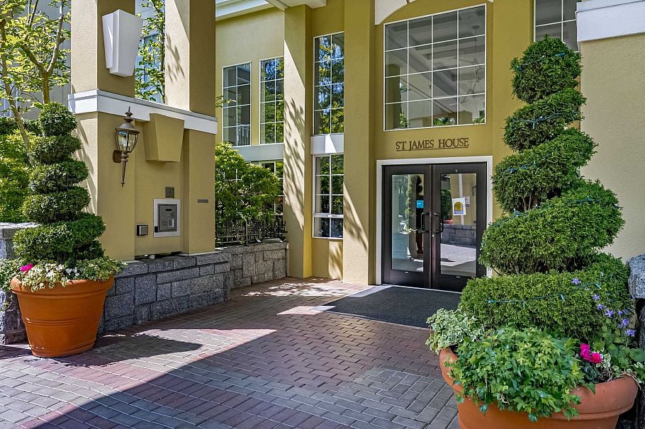 213 5835 Hampton Place Vancouver, BC - 3