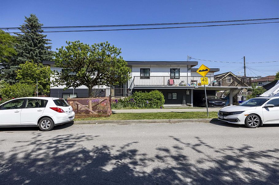 4198 St. George Street Vancouver, BC - 39