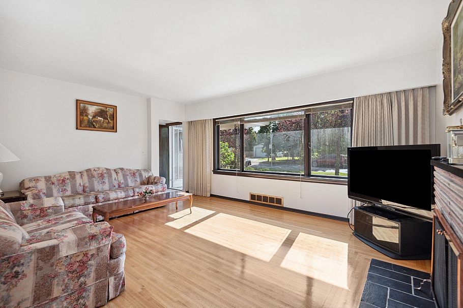 4262 Dumfries Street Vancouver, BC - 5