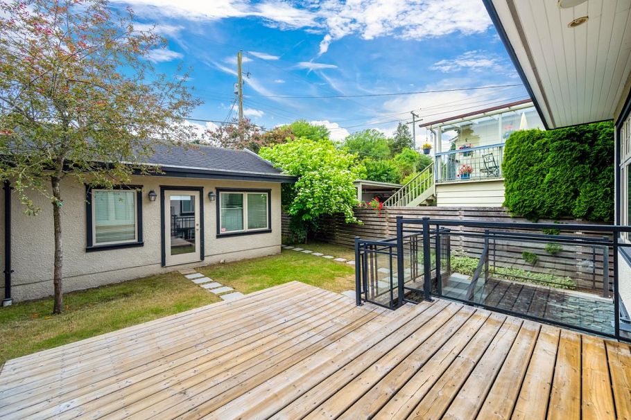 3772 W 19th Avenue Vancouver, BC - 24