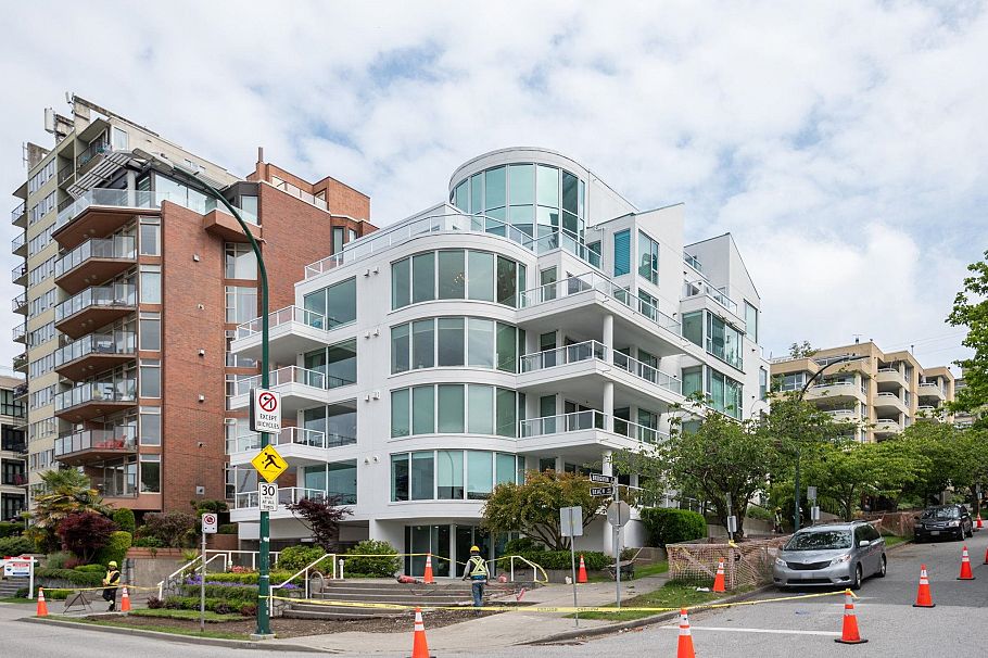5A 1403 Beach Avenue Vancouver, BC - 1