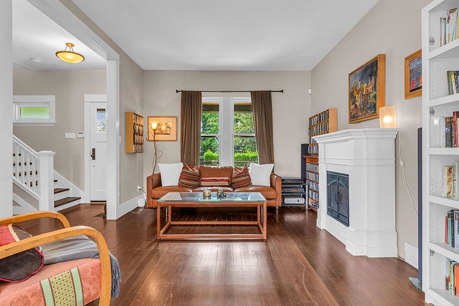 251 E 21st Avenue Vancouver, BC - 2