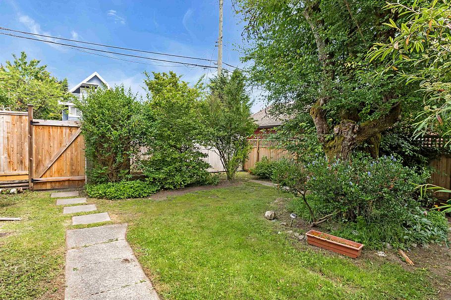 251 E 21st Avenue Vancouver, BC - 37