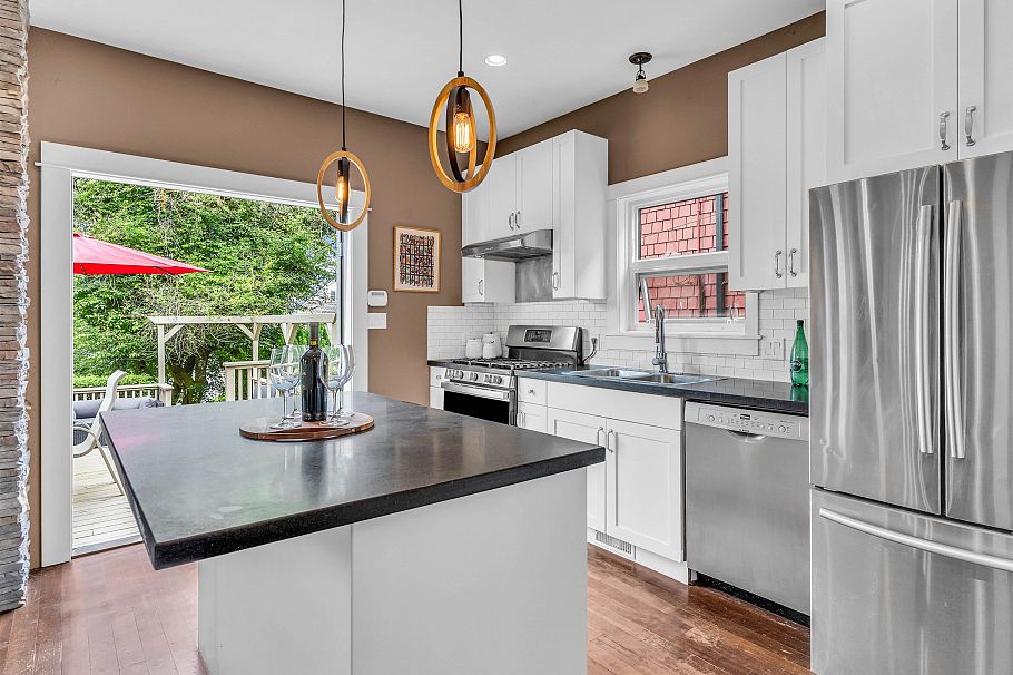 251 E 21st Avenue Vancouver, BC - 7