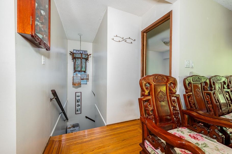 1342 E 10th Avenue Vancouver, BC - 22