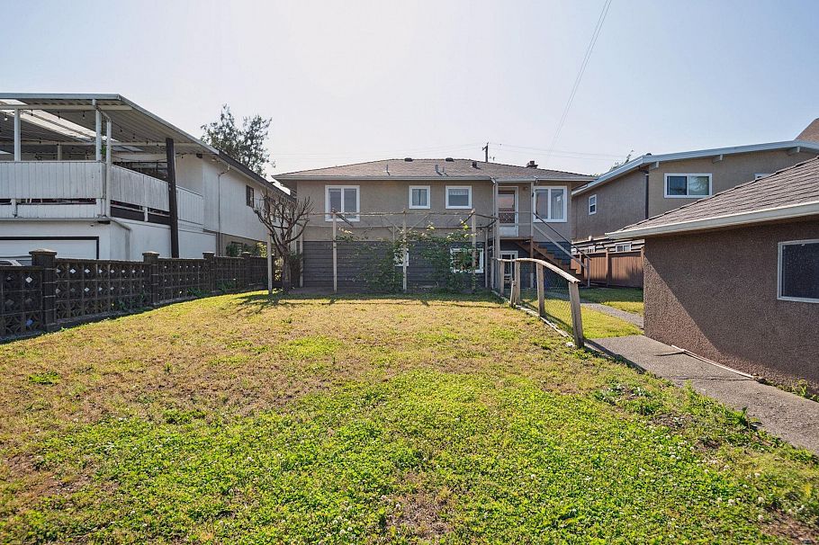 4262 Dumfries Street Vancouver, BC - 39