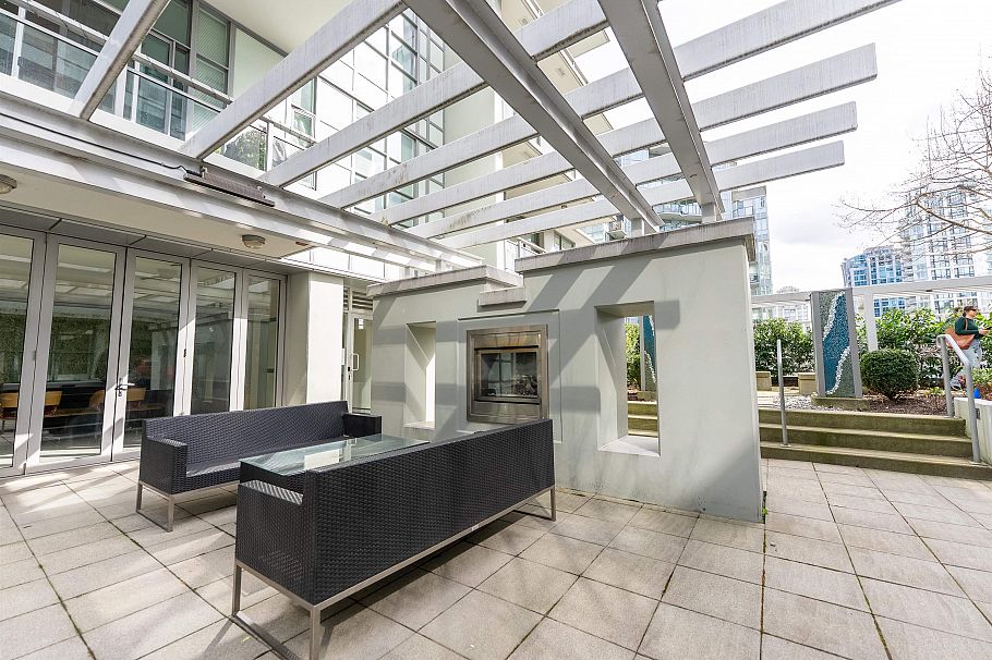 1002 1205 Howe Street Vancouver, BC - 19