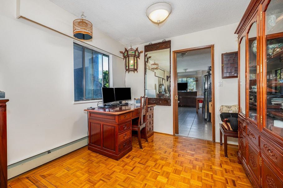 1342 E 10th Avenue Vancouver, BC - 8