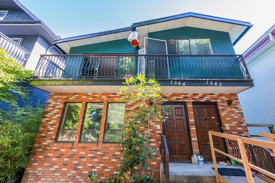 1342 E 10th Avenue Vancouver, BC - 26