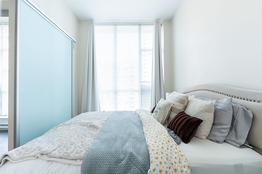 1002 1205 Howe Street Vancouver, BC - 8