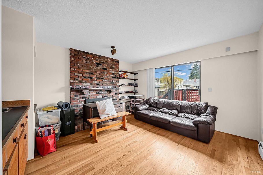 2843 W 22nd Avenue Vancouver, BC - 25