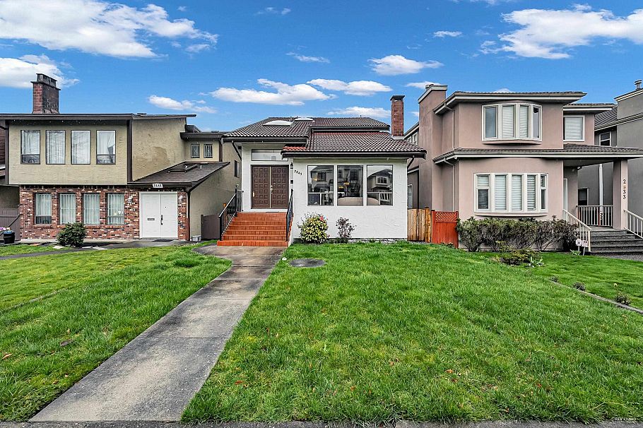 2843 W 22nd Avenue Vancouver, BC - 31