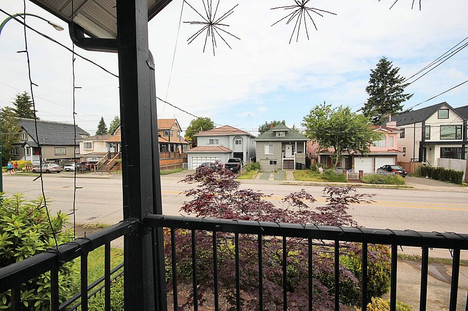 112 E King Edward Avenue Vancouver, BC - 25