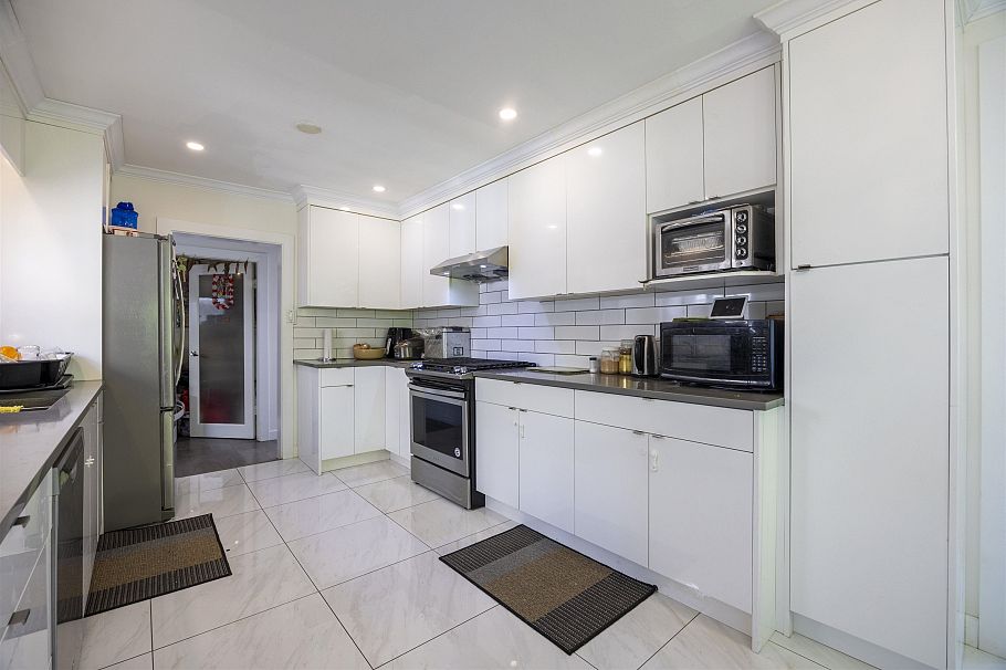 4198 St. George Street Vancouver, BC - 21