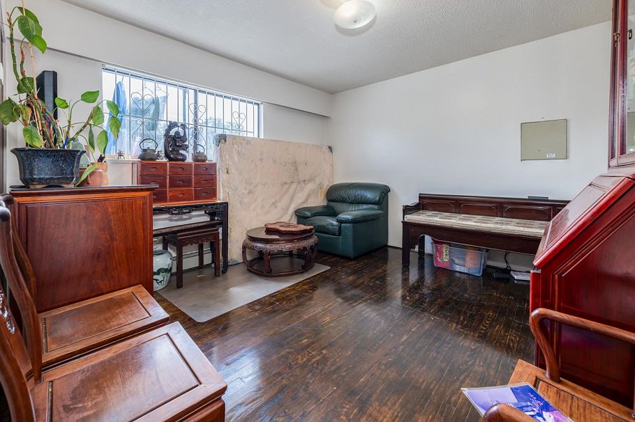 1342 E 10th Avenue Vancouver, BC - 19