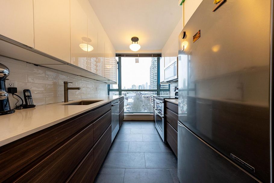 703 888 Hamilton Street Vancouver, BC - 4