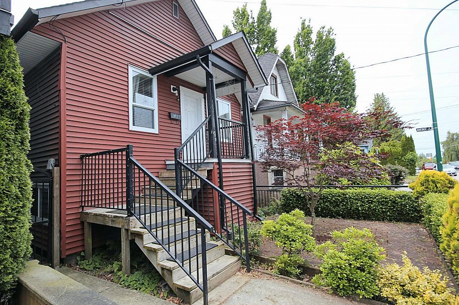 112 E King Edward Avenue Vancouver, BC - 31