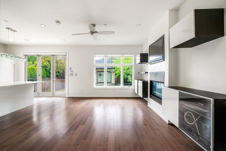 3772 W 19th Avenue Vancouver, BC - 8