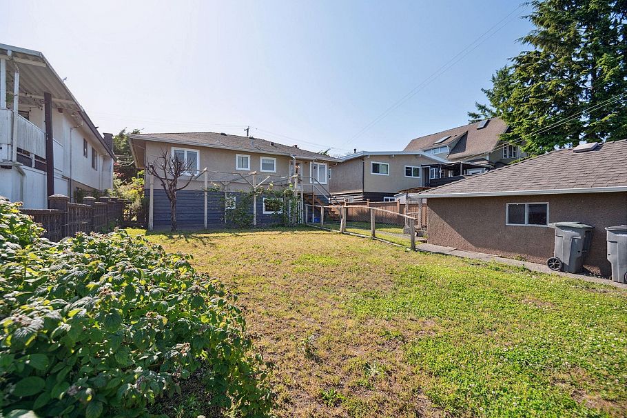 4262 Dumfries Street Vancouver, BC - 38